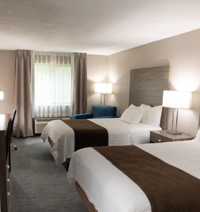 Lomira Inn And Suites Eksteriør bilde