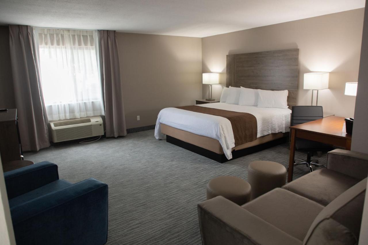 Lomira Inn And Suites Eksteriør bilde