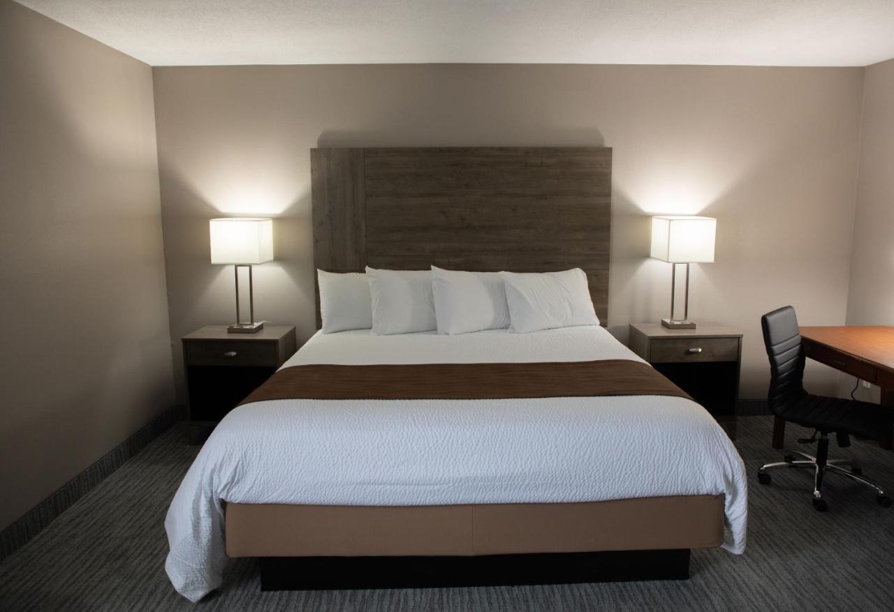 Lomira Inn And Suites Eksteriør bilde