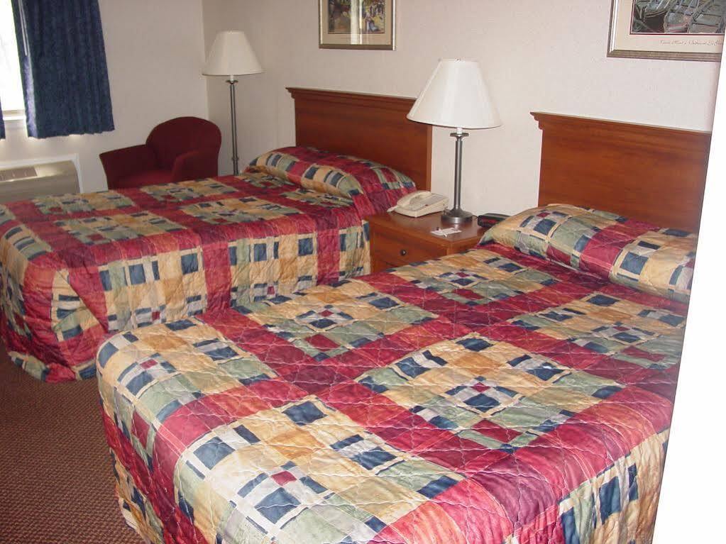 Lomira Inn And Suites Eksteriør bilde